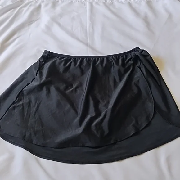 NWT Old Navy Black Swim Skirt SzMed - Picture 3 of 8
